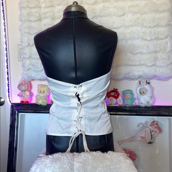 White Strapless Corset Top this is NWOT more top than corset - Picture 5 of 8